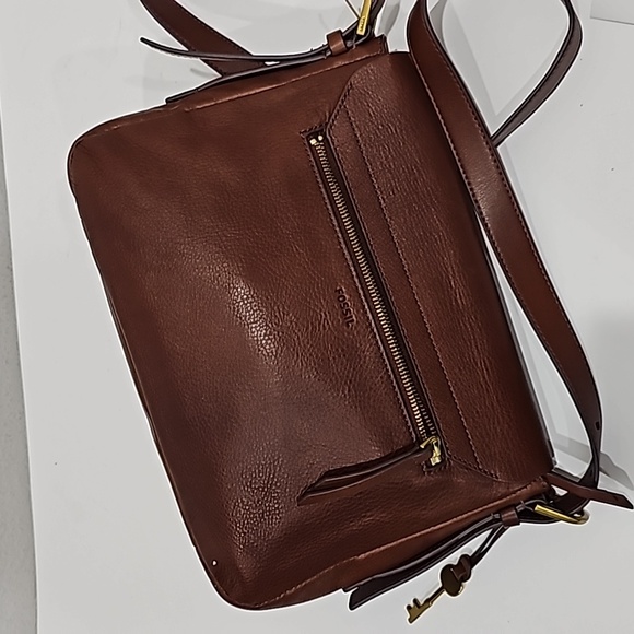 Fossil Women's Gabriella Brown Leather Flap Crossbody NWOT. - Picture 2 of 13